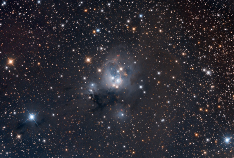 Jóvenes Soles de NGC 7129