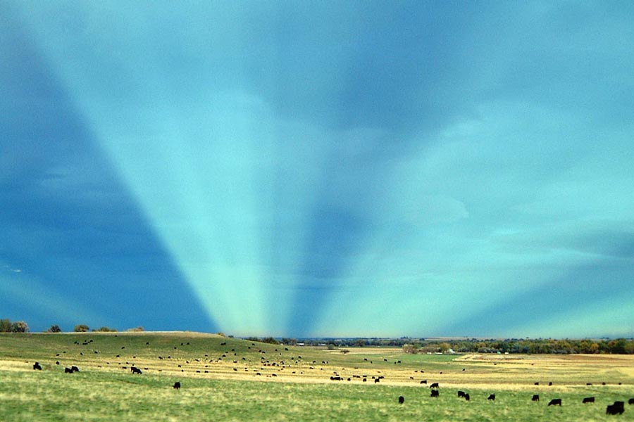 Rayos anticrepusculares sobre Colorado