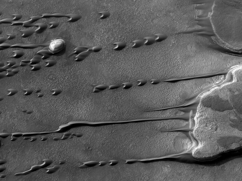 Dunas de arena Barchan en Marte