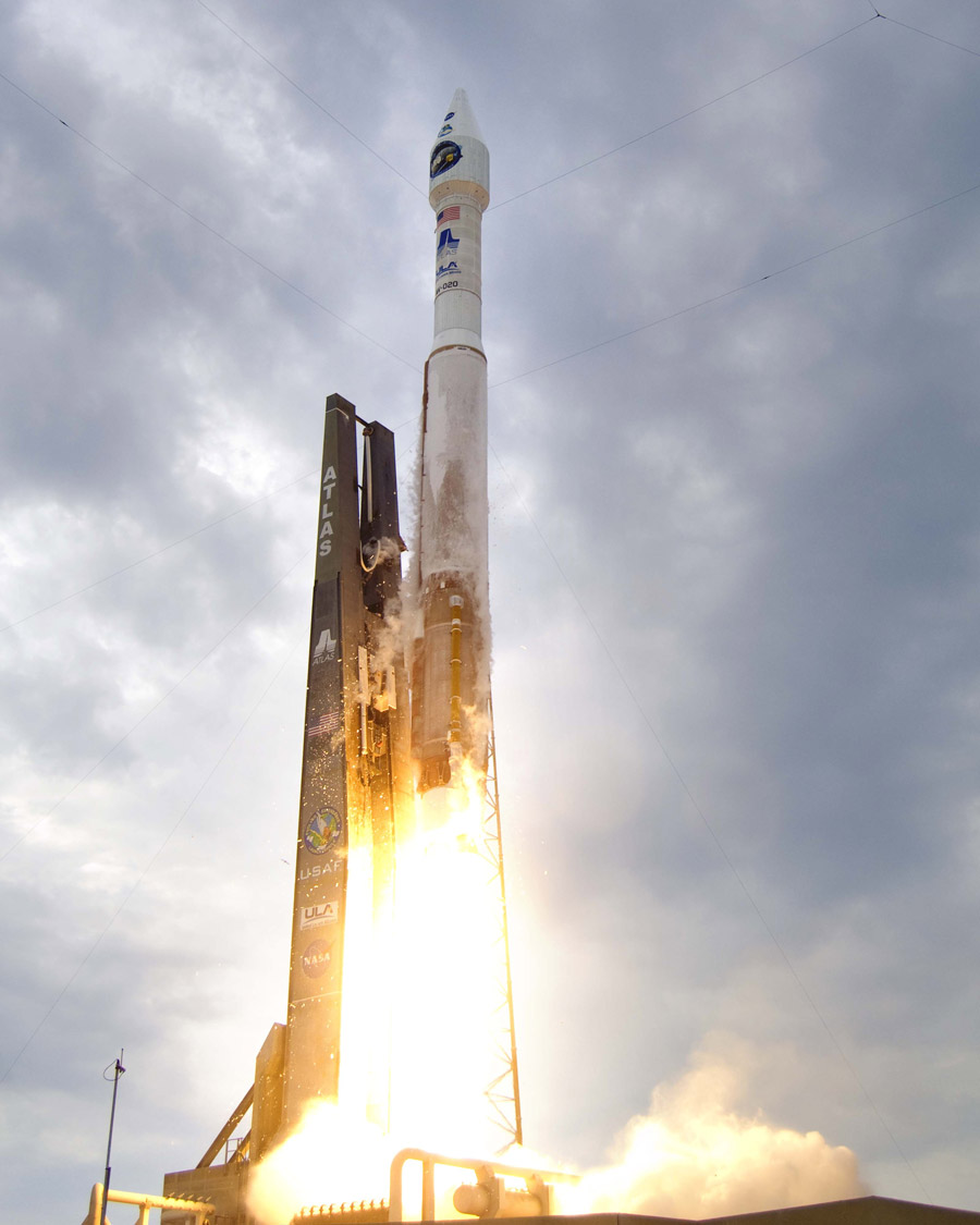 El cohete Atlas 5 lanzado hacia la Luna