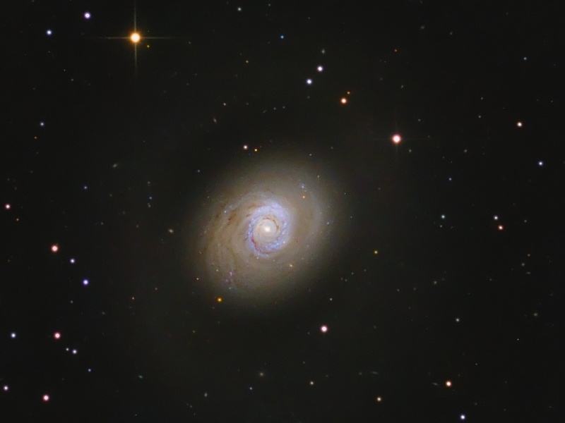 Galaxia de brotes estelares M94