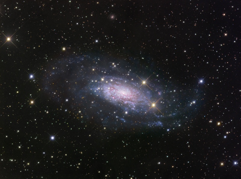 NGC 3621: mucho más allá del Grupo Local
