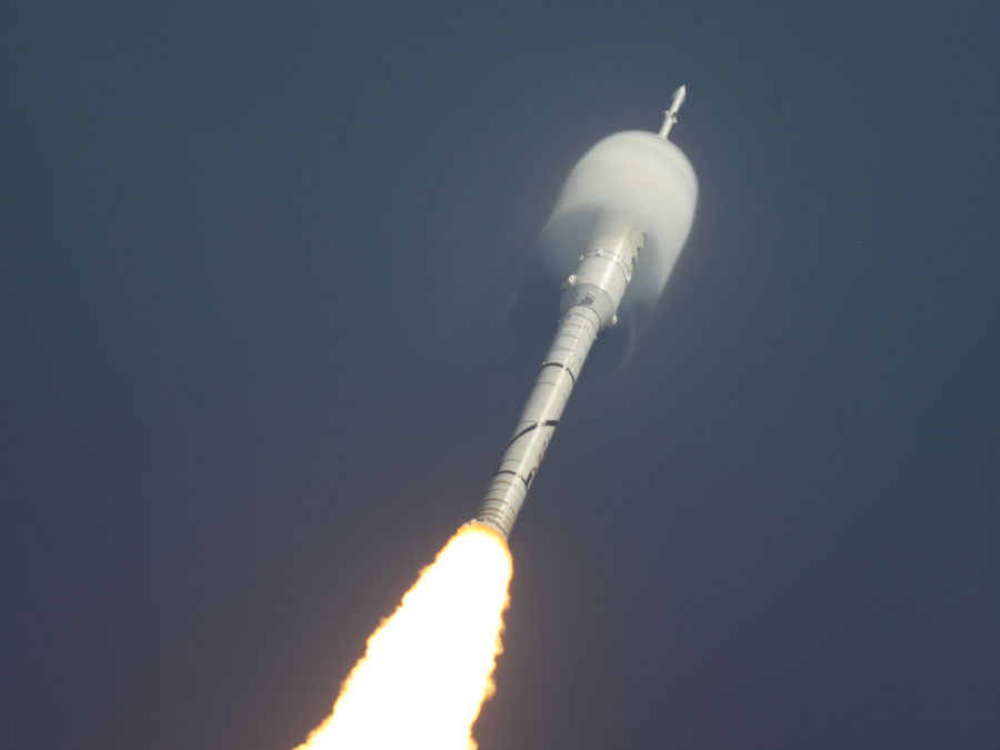 El cohete Ares 1-X despega