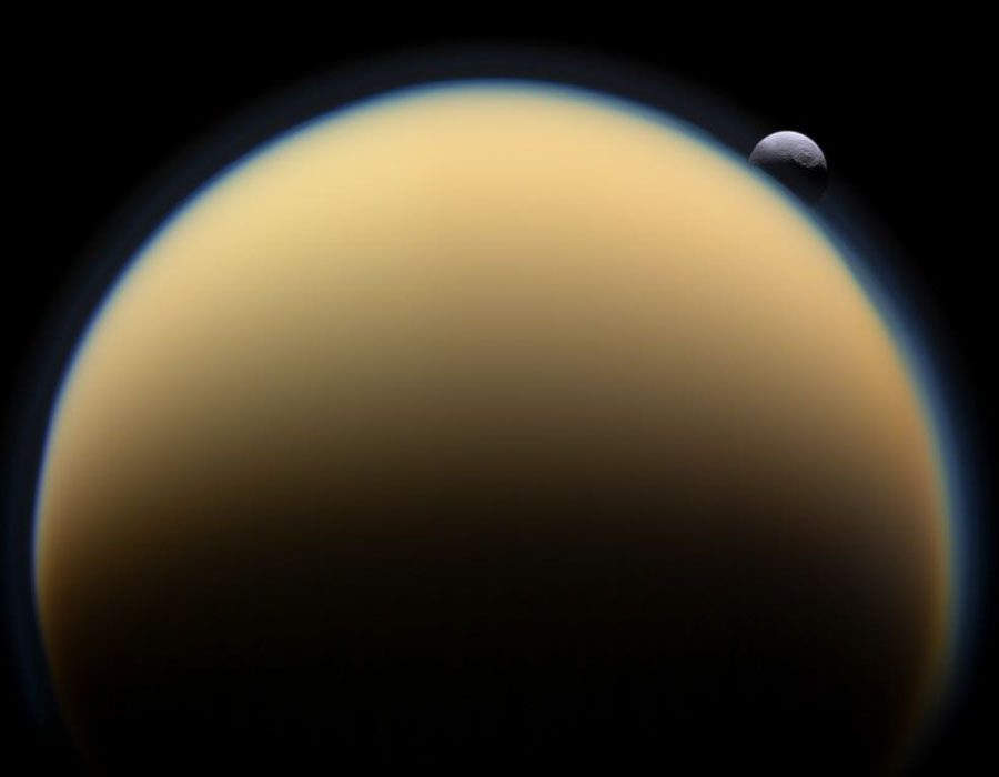 Tetis tras Titán