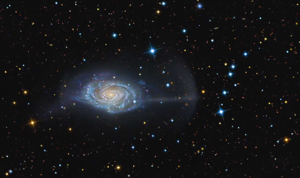 NGC 4651: la Galaxia Paraguas