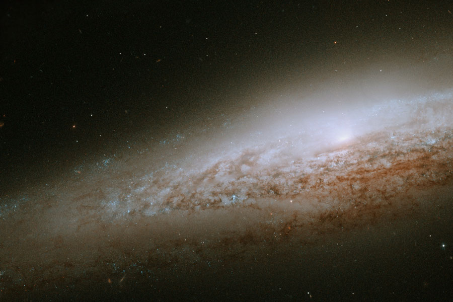 NGC 2683: Una espiral de canto