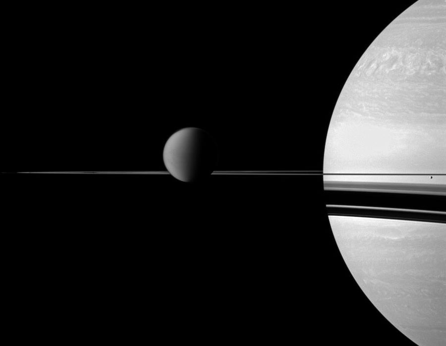Titán, Anillos y Saturno desde la Cassini