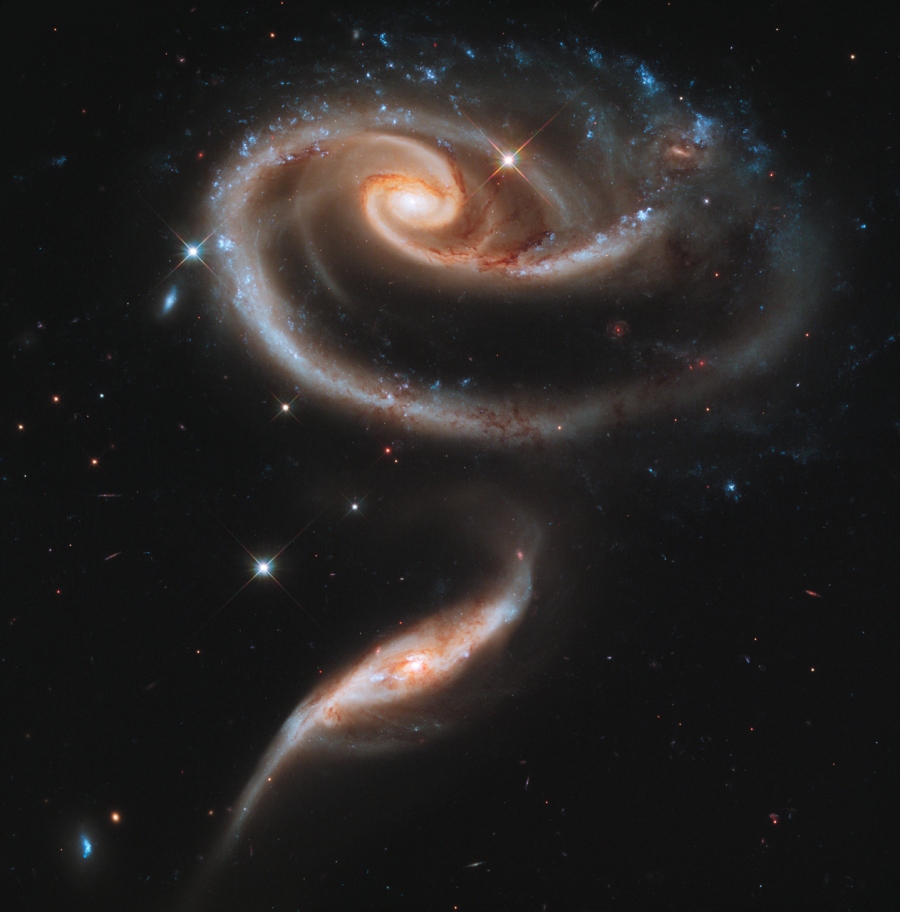 Peculiares galaxias de Arp 273