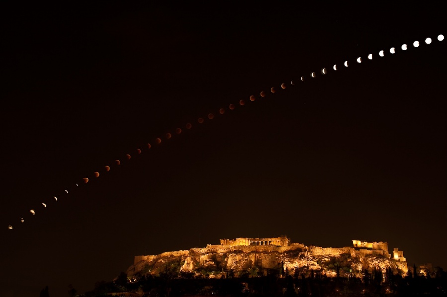 Eclipse sobre la Acrópolis