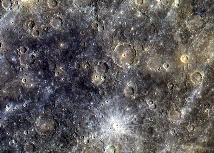 La superficie de Mercurio en color exagerado