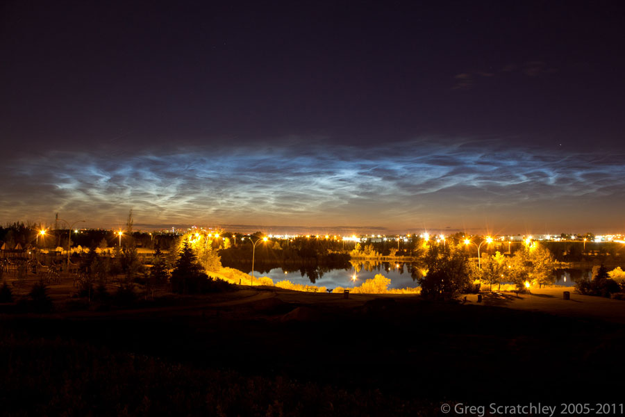 Nubes noctilucentes sobre Edmonton