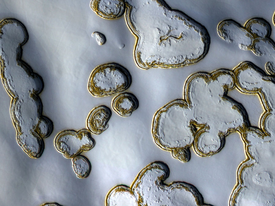 Fosas de hielo seco en Marte