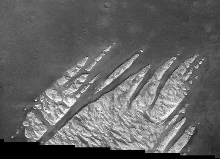 Dedos de roca blanca en Marte