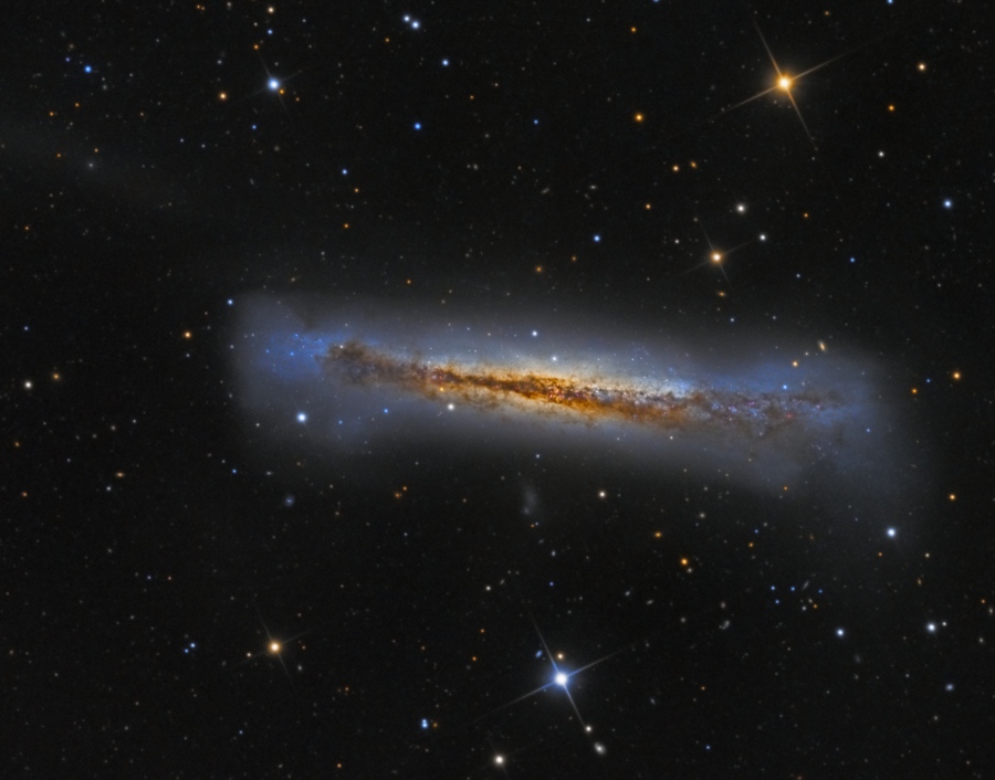 NGC 3628 de canto