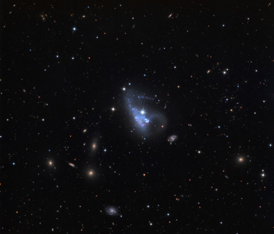 NGC 3239 y SN 2012