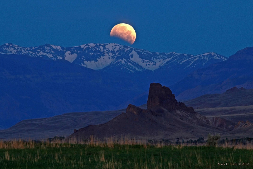 Luna eclipsada sobre Wyoming
