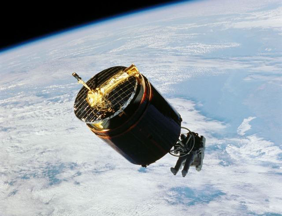 El astronauta que capturaba un satélite