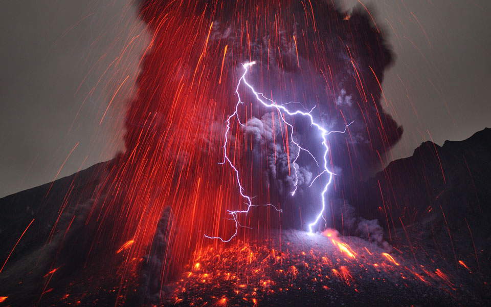 El volcán Sakurajima con rayos
