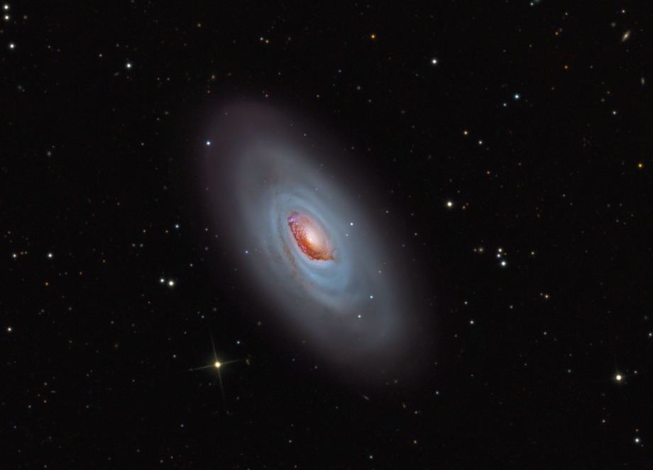 M64: la galaxia del Ojo Negro