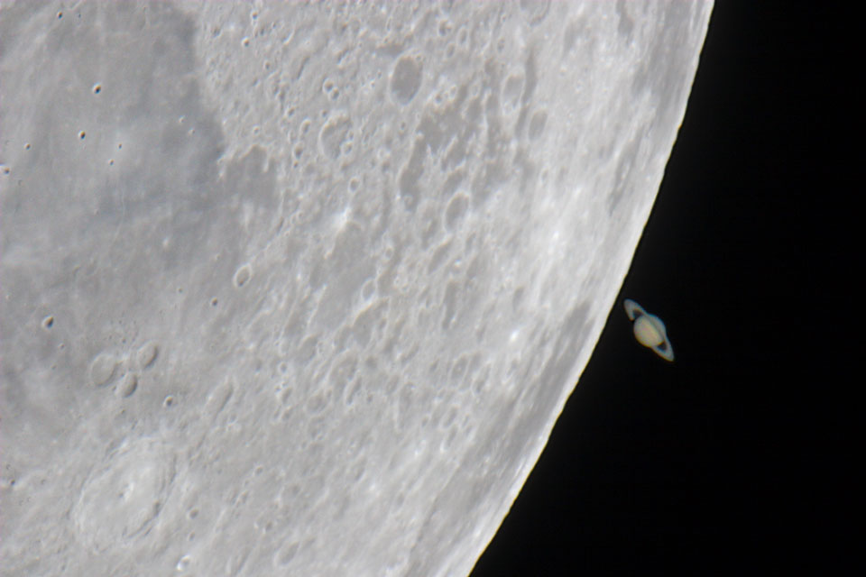 La Luna y Saturno