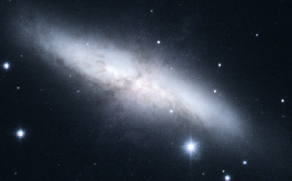 La extraña M82: La galaxia del Cigarro