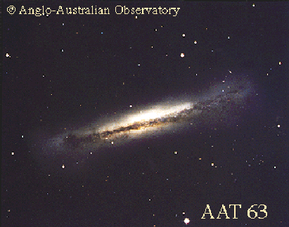 La Galaxia espiral NGC 3628 de canto