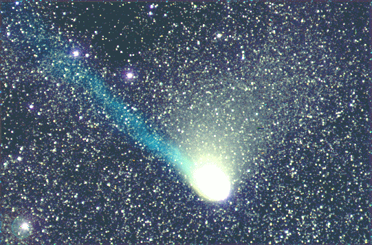 El Cometa Hale-Bopp desarrolla una cola