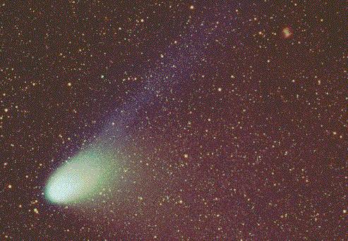 El Cometa Hale-Bopp y la Nebulosa Dumbbell