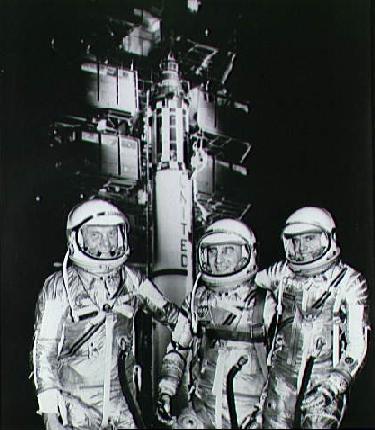 Los Astronautas del Mercury y un Redstone