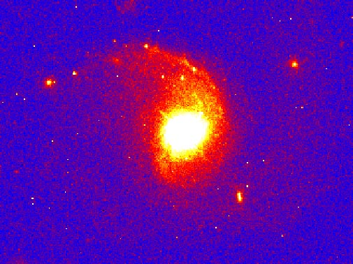 Un quásar en una galaxia elíptica