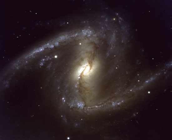 NGC 1365: una cercana galaxia espiral barrada