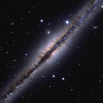 Rastros de polvo interestelar en NGC 891
