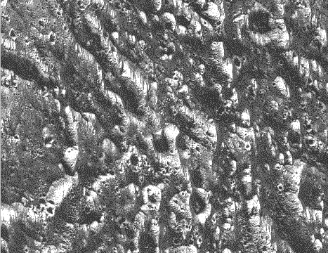 Antiguas llanuras llenas de cráteres en Ganímedes