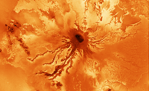 Un Acercamiento a un Volcán de Io