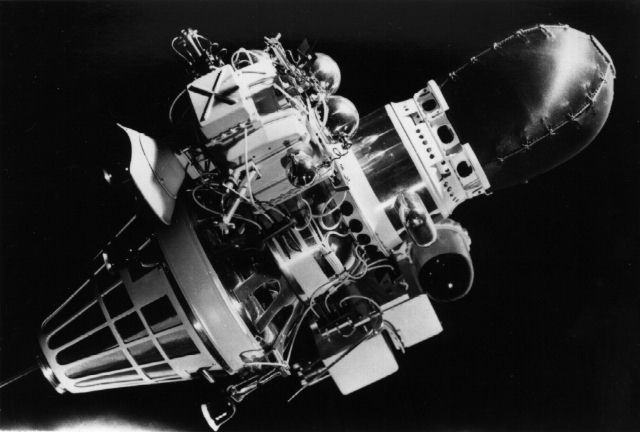 Ngày 03/02/1966, tàu Luna 9 hạ cánh thành công xuống Mặt Trăng - luna 9 unk big / Thiên văn học Đà Nẵng